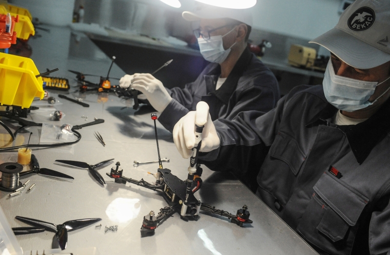 &laquo;Аватар&raquo;-разведчик и ровер &laquo;Сверчок&raquo;: как в России работает &laquo;народный ВПК&raquo;