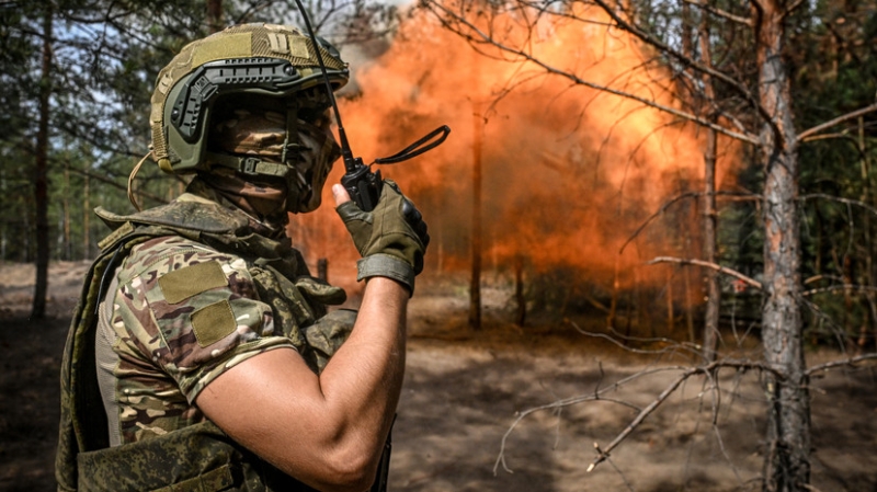 Авиацией и беспилотниками: ВС РФ за сутки поразили объекты инфраструктуры аэродрома и цех производства БПЛА ВСУ