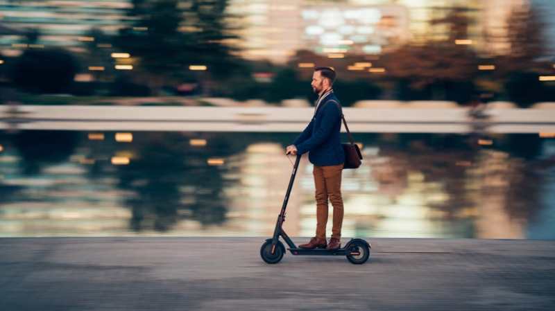 Автоэксперт Попов — о скорости электросамокатов: никто не имеет технической возможности следить