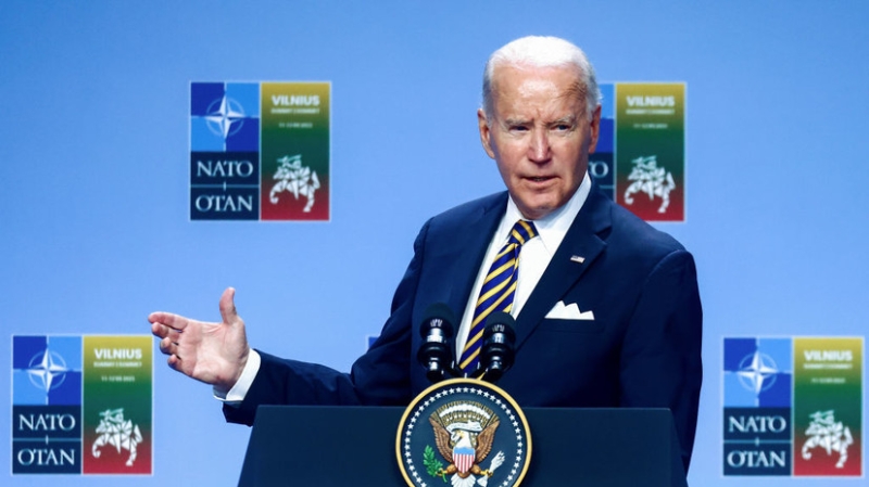 Байден сравнил лесные пожары на острове Мауи с возгоранием на кухне у себя дома