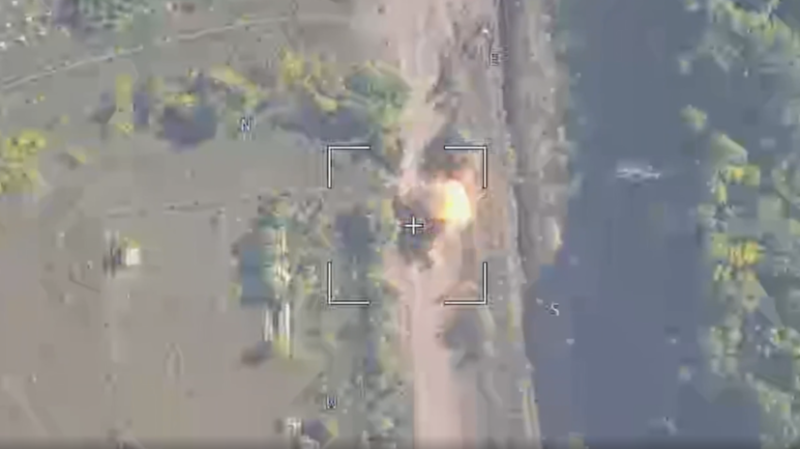 Барражирующим боеприпасом &laquo;Ланцет&raquo;: ВС РФ уничтожили инженерную машину разграждения ВСУ возле границы с Курской областью