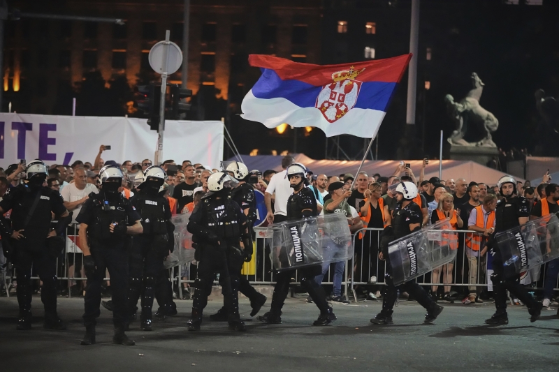 &laquo;Белград научился противостоять таким волнениям&raquo;: эксперты &mdash; о причинах и последствиях демонстраций в Сербии