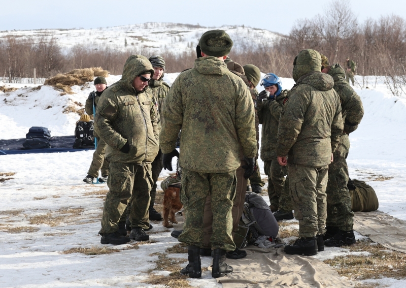 Без верхней границы: Путин подписал закон об отмене возрастного предела для службы по контракту