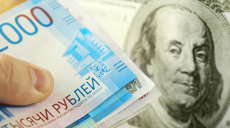 Биржевой рубеж: курс евро превысил 94 рубля впервые с декабря 2014 года