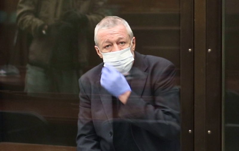 &laquo;Больше никогда никому не причиню никакого вреда&raquo;: актёр Михаил Ефремов вышел на свободу по УДО