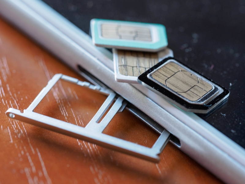 Борьба с мошенниками, соцвыплаты и кредитные лимиты: Володин рассказал о вступающих в силу в апреле законах