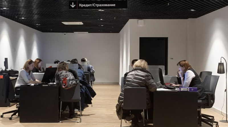 Борьба с мошенниками, соцвыплаты и кредитные лимиты: Володин рассказал о вступающих в силу в апреле законах