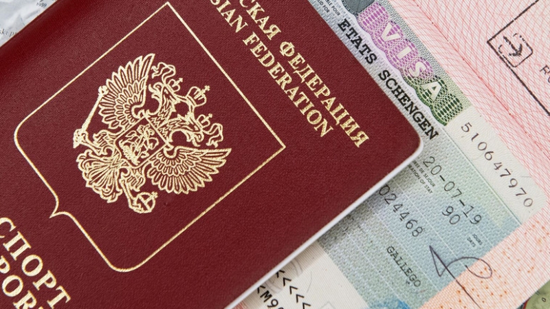 Бумажный занавес: как Европа продолжает попытки оказывать давление на Россию при помощи визового вопроса