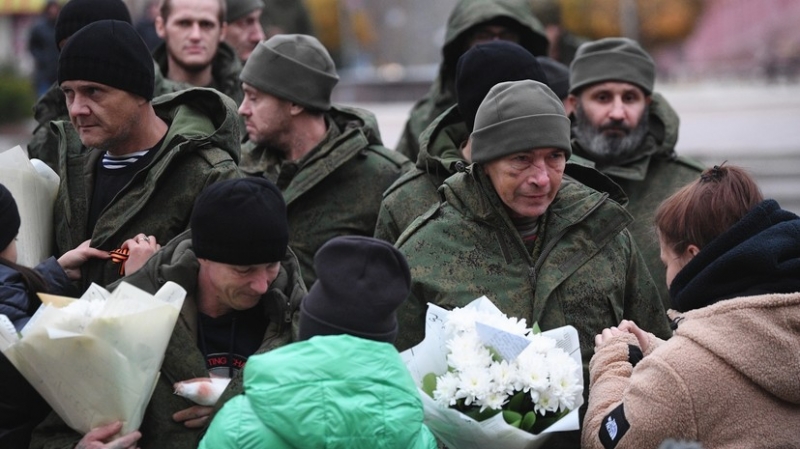 «Было страшно спать»: жёны и матери российских военнопленных — об их возвращении домой