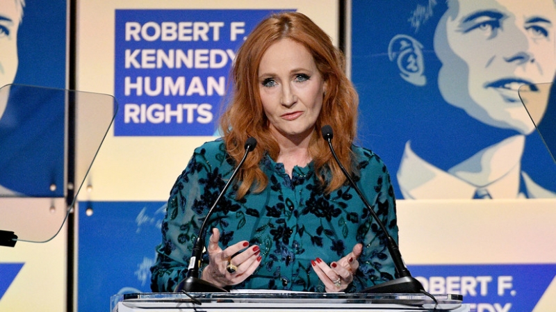 &laquo;Что за ужасная, ужасная женщина&raquo;: почему в сети начался новый виток травли Джоан Роулинг