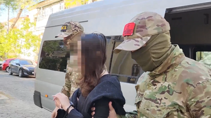 Действовала по указу СБУ: ФСБ задержала гражданку РФ и Украины, готовившую покушение на офицера Минобороны РФ в Крыму