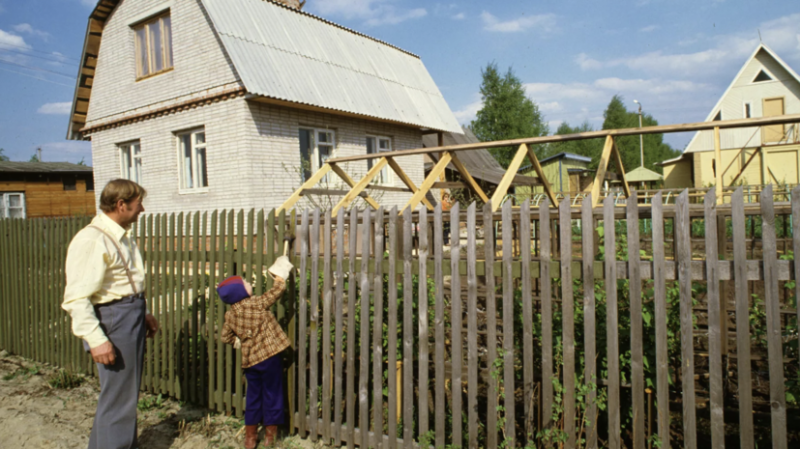 Депутат Гаврилов: высота забора для подмосковных дач ограничена 2 метрами