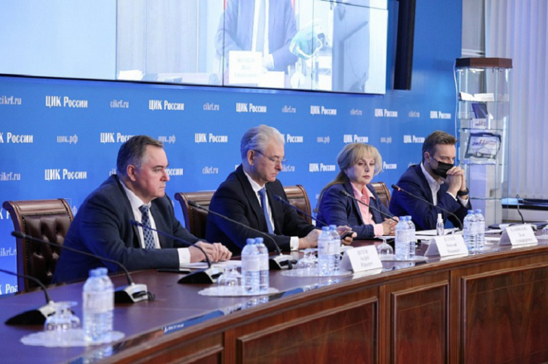 Дистанционное голосование Путина, видеонаблюдение и DDoS-атаки: что произошло во второй день выборов в органы власти РФ