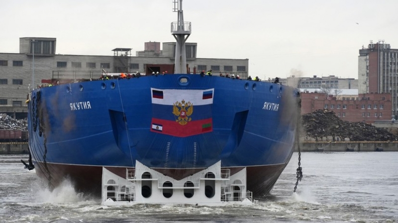 &laquo;Для изучения и освоения Арктики&raquo;: Путин принял участие в церемонии спуска на воду ледокола &laquo;Якутия&raquo;