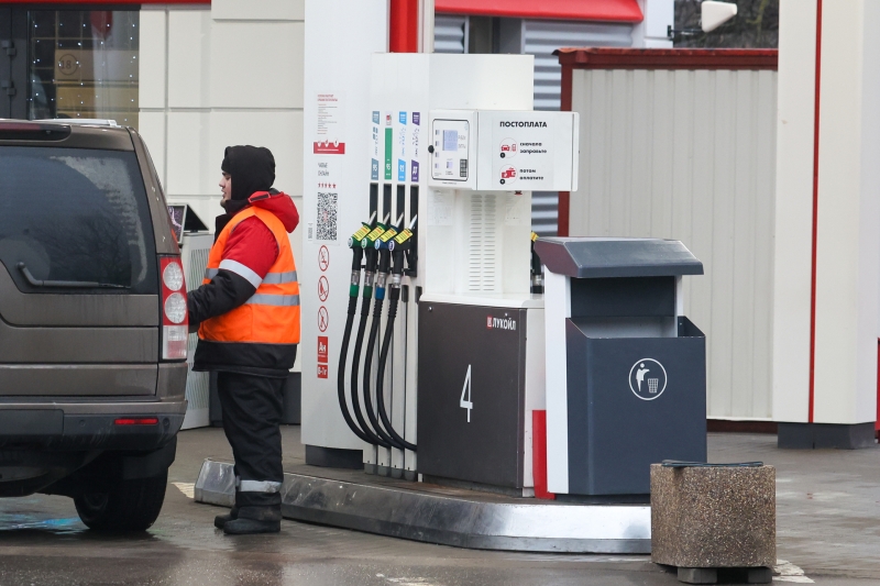 До конца лета: почему кабмин продлил ограничения на экспорт бензина