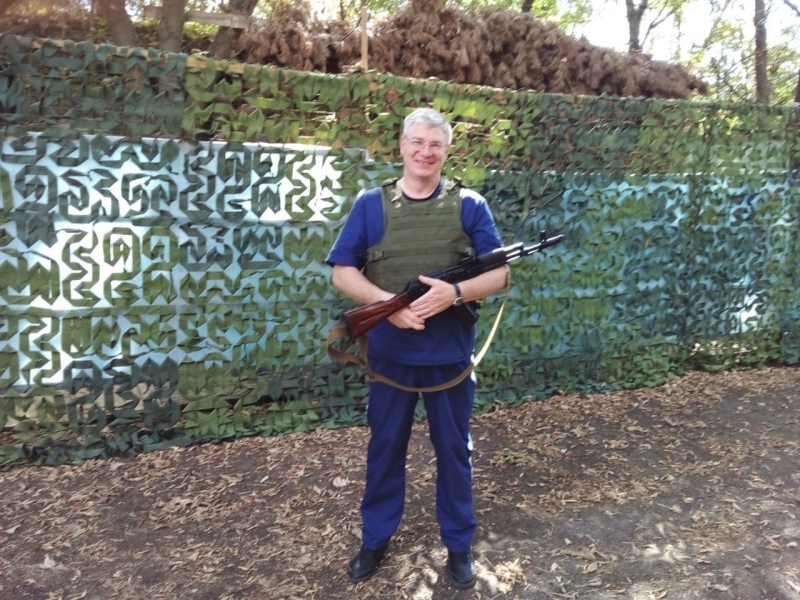 &laquo;Дошла до Берлина и расписалась на Рейхстаге&raquo;: врач-хирург Максим Мокин пошёл на СВО, взяв пример со своей бабушки