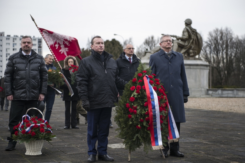 &laquo;Доводя до абсурда&raquo;: как в Европе запрещают празднование 9 Мая и штрафуют за демонстрацию российской символики