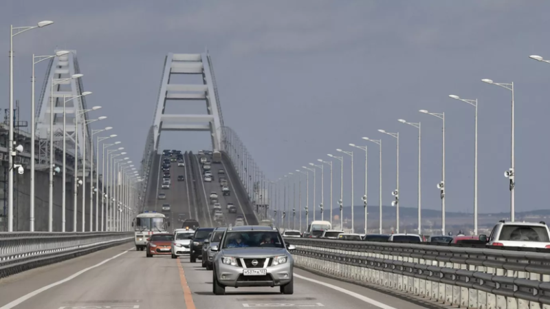 Движение по Крымскому мосту восстановлено