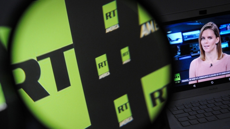 «Двойные и тройные стандарты»: советника Трампа по COVID-19 вынудили извиниться за интервью RT