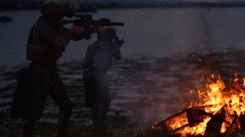 Джеймс Бонд для Зеленского: как связанная с британской разведкой ЧВК получила контроль над первыми лицами Украины