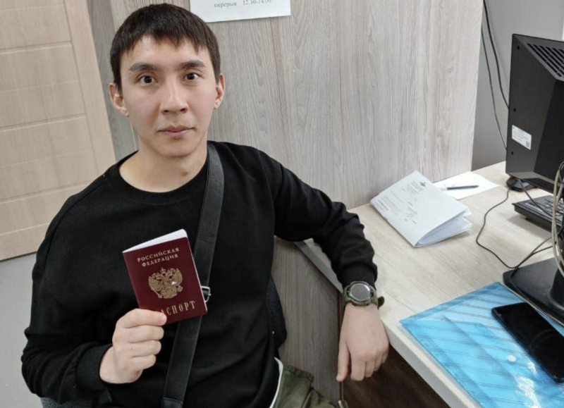 &laquo;Еду защищать свою Родину&raquo;: осуждённый за участие в СВО гражданин Киргизии получил паспорт России