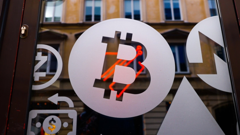 Экономист Остапкович о росте биткоина до $29 тысяч: рано делать прогнозы