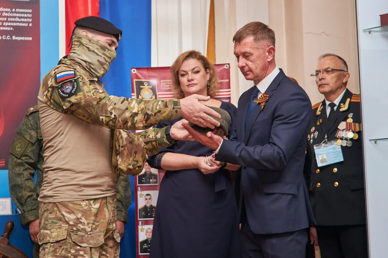 «Элита наших вооружённых сил»: во Владивостоке открылась выставка, посвящённая героизму морских пехотинцев