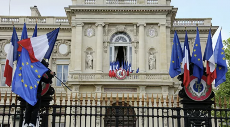 «Ежедневно совершают военные преступления»: как в Киеве оправдывают применение беспилотников Bayraktar в Донбассе