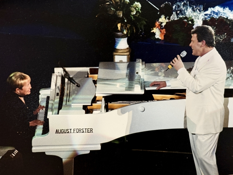 &laquo;Финальный аккорд Олимпиады&raquo;: Лев Лещенко рассказал о своей работе над песней, ставшей символом Москвы 1980 года