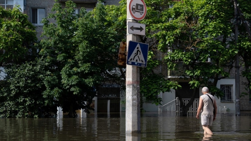 Глава администрации: около 100 человек заблокированы в Новой Каховке и ждут эвакуации