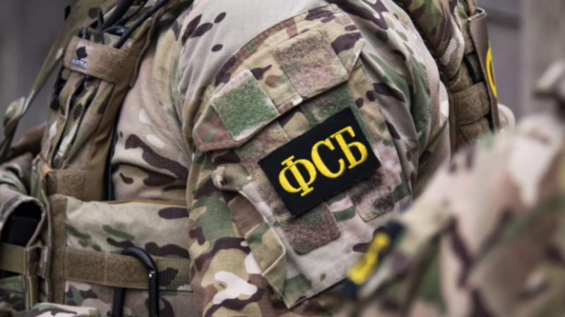 Готовил теракт в общежитии курсантов: ФСБ задержала военнослужащего, завербованного Украиной