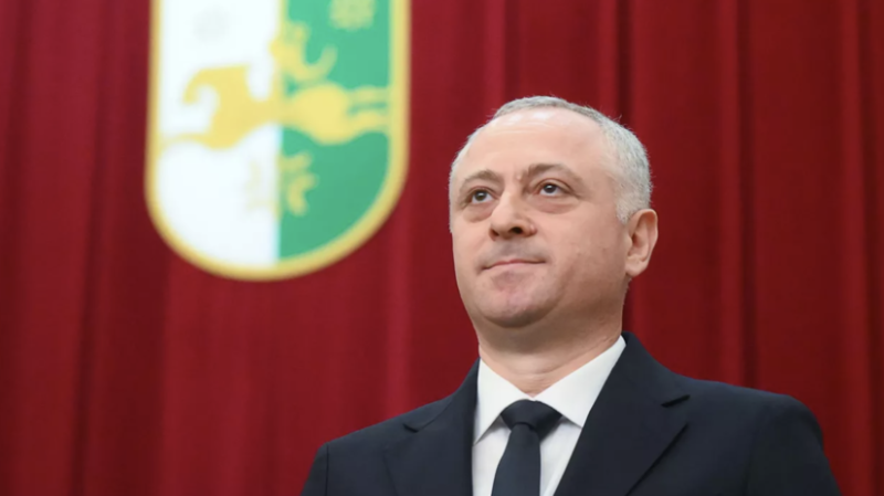 Гунба: руководству Грузии пора смириться с независимостью Абхазии