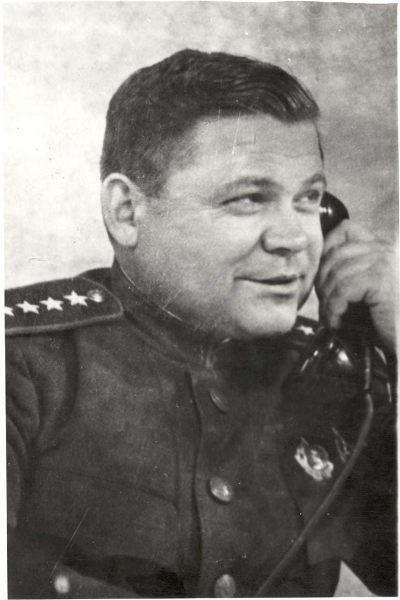 &laquo;Харьков освободили, это что &mdash; не подарок?&raquo;: внук генерала Ватутина &mdash; о семейных историях и об увековечивании памяти