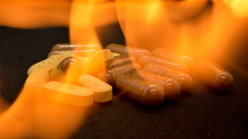 Химик Панов назвал лекарства, которые становятся опасными в жару