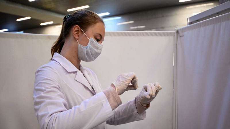 Инфекционист Поздняков сравнил ход заболевания «омикроном» и дельта-штаммом коронавируса