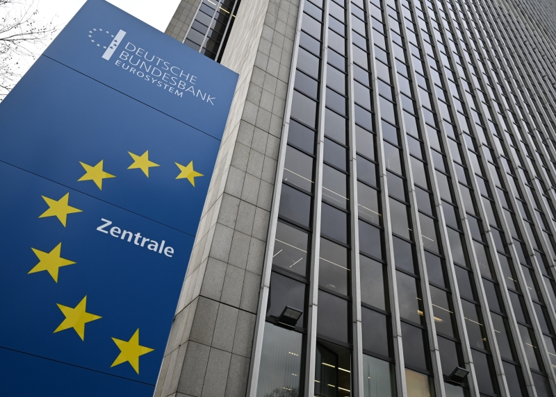 «Из-за непредсказуемой политики Трампа»: СМИ сообщили о планах ФРГ забрать из США свои запасы золота