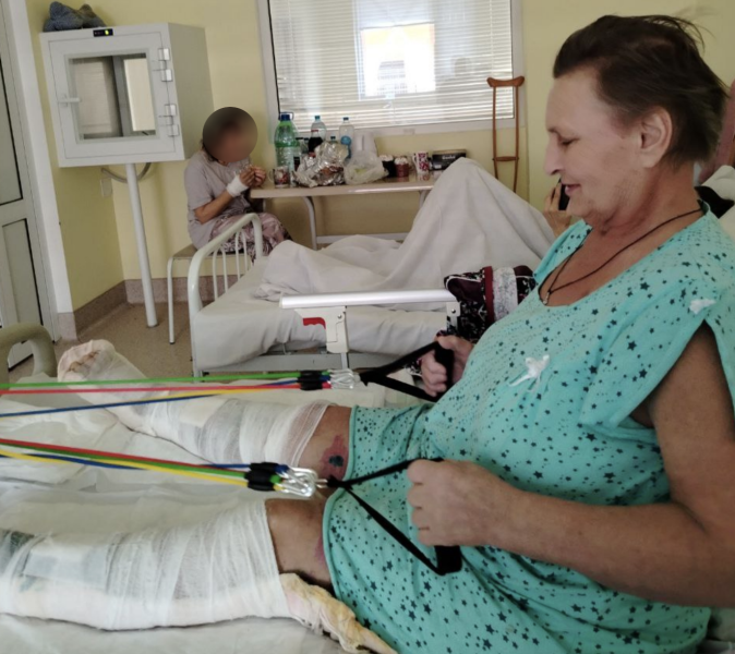 «Я тебя люблю, не уйду без тебя»: пенсионер спас ровесницу из-под обломков во время атаки ВСУ в Судже