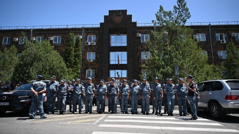 &laquo;Яркий пример политического преследования&raquo;: что известно о задержании бизнесмена Карапетяна в Армении