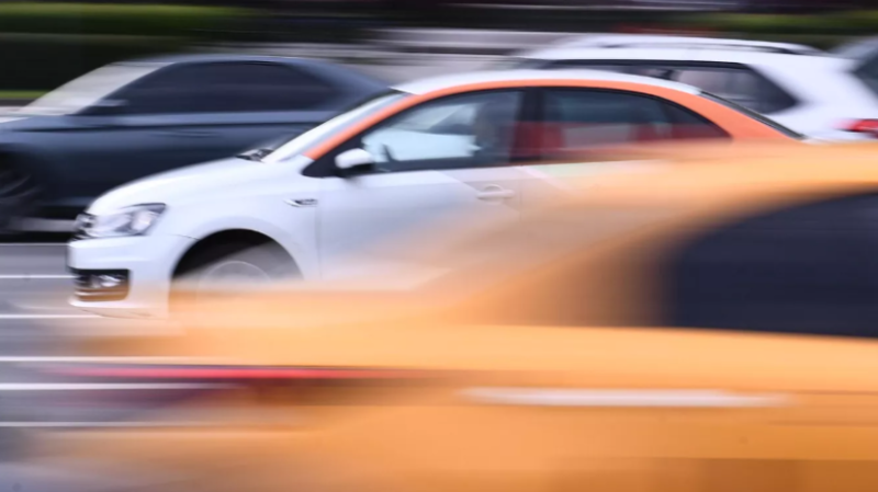 Кабмин рассмотрит вопрос требований к локализации автомобилей такси и каршеринга