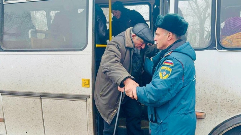 &laquo;Количество спасённых людей будет расти&raquo;: из Суджи эвакуированы 68 мирных жителей