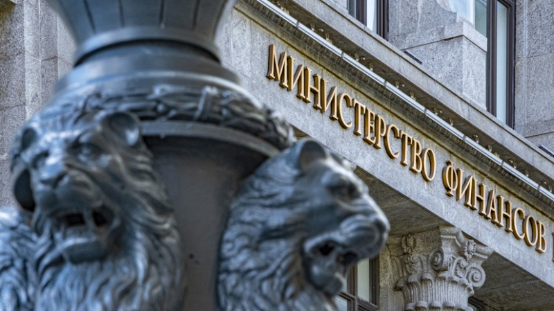 «Ковбойские деньги»: почему западные инвесторы стали чаще переводить средства в Россию в обход санкций