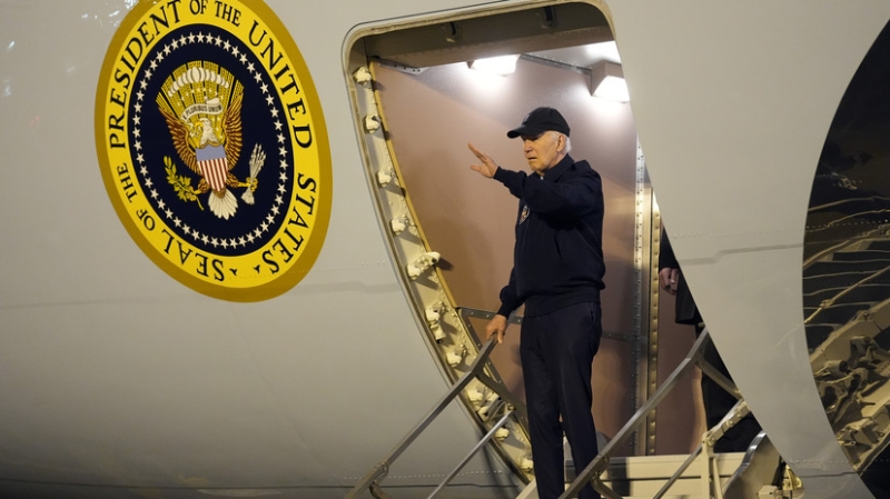 Люн: Байден снялся с президентской гонки, так как неспособен управлять США