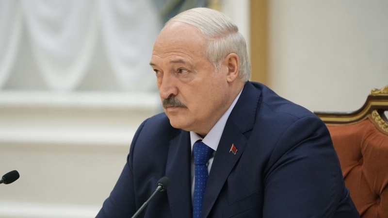 Лукашенко заявил, что без переговоров Украина будет уничтожена