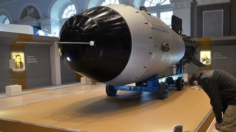 «Мечутся по всему миру»: как статус ядерной державы Франции оказался в зависимости от России и бывших колоний