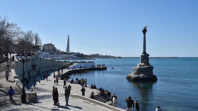 Мединский: Киев обещает не пытаться вернуть Крым и Севастополь военным путём