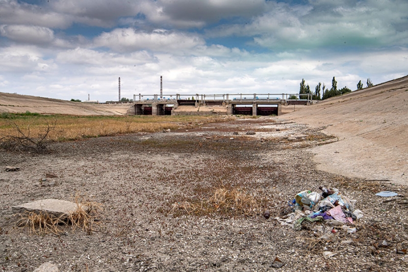 &laquo;Международная общественность должна обратить внимание&raquo;: Крым подаст в суд на Украину за водную и энергетическую блокады