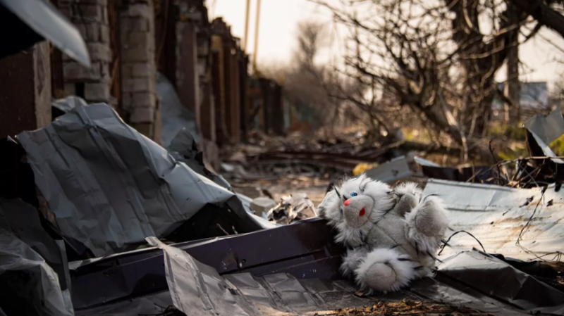 Мина ВСУ попала в пятиэтажный дом в Новой Каховке