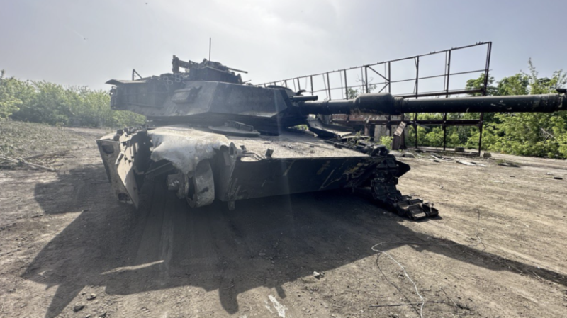 Минобороны показало, как был подбит Abrams, эвакуированный с поля боя
