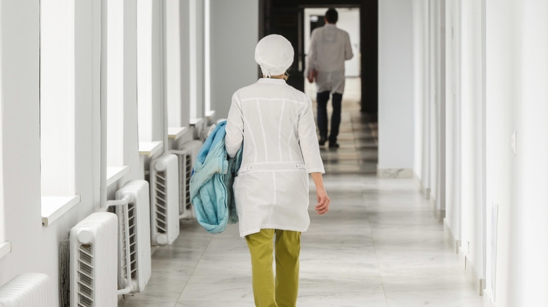 Минздрав: каждая пятая медсестра в России увольняется в первый год работы