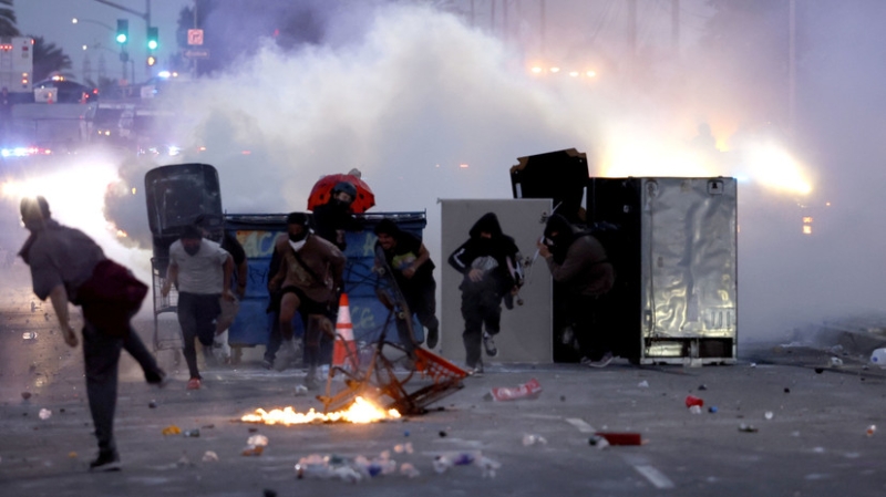 «Мятеж против законов и суверенитета США»: что стоит за протестами в Калифорнии против высылки мигрантов